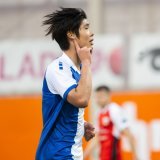 Lee Young-Jun vient d'ouvrir le score pour les Grasshoppers. KEYSTONE/SAMUEL GOLAY